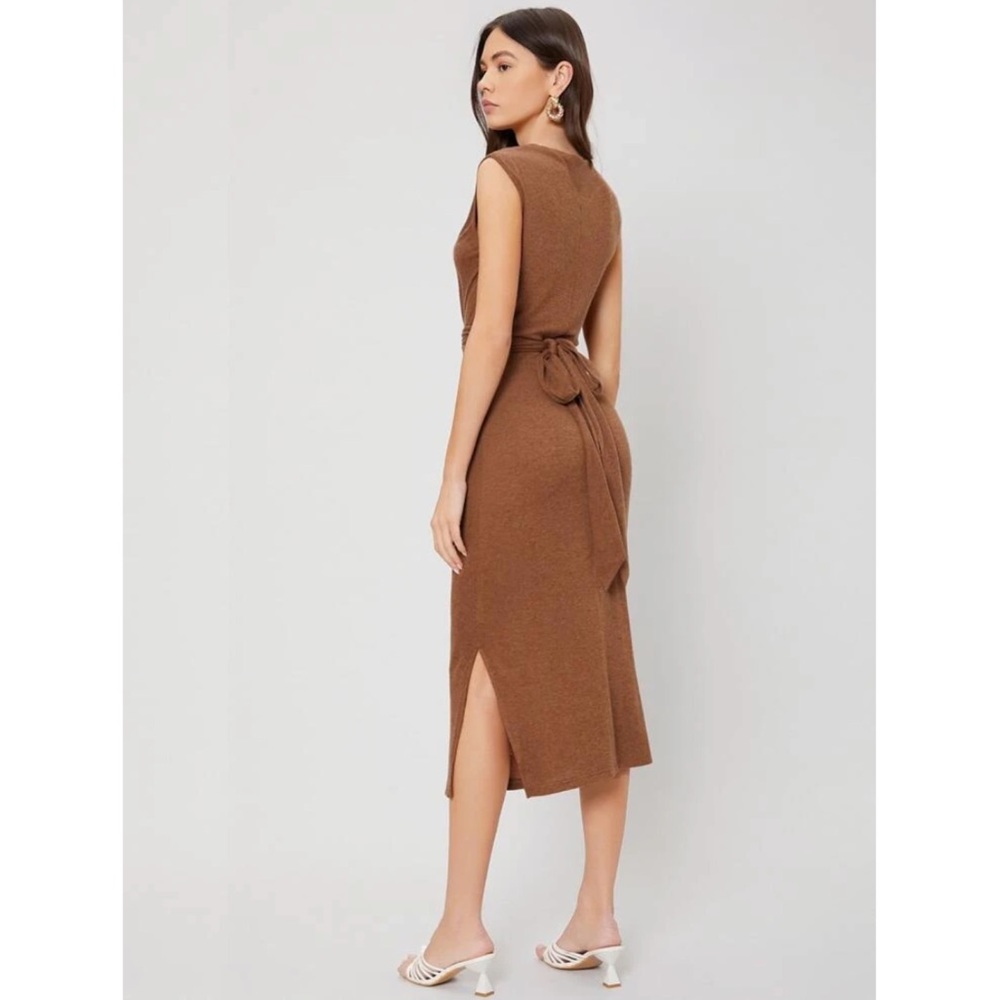 front twist midi dress - Picture 3 of 5